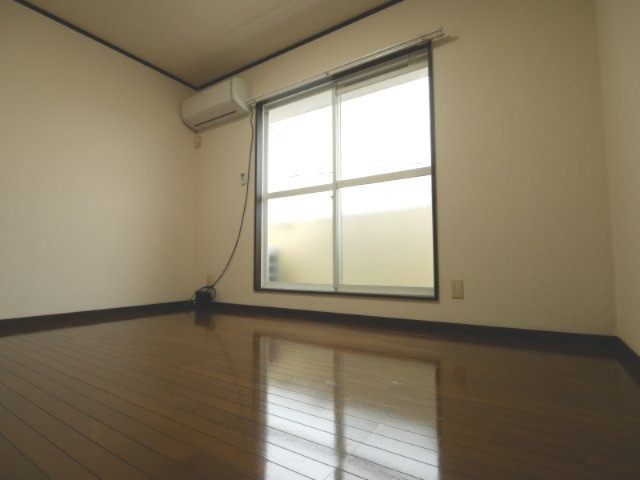 グリーンヒル壱番館の居間・リビング|ゆったり過ごせる居間です