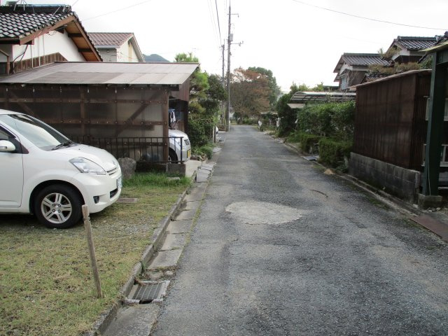 宮野上売土地の前面道路含む現地写真