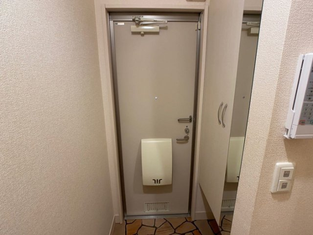 ウィット塩屋の玄関