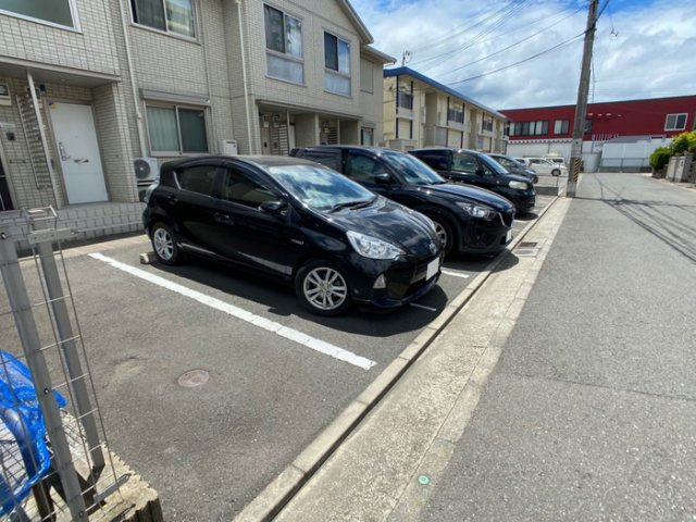 ウィット塩屋の駐車場