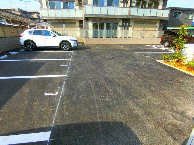 Dear Courtの駐車場