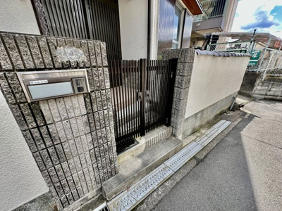 【エントランス】 | ロッヂs小山１丁目II