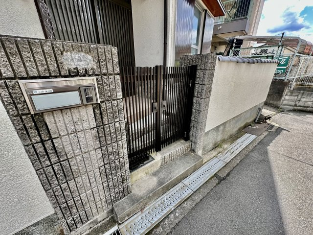 【エントランス】 | ロッヂs小山１丁目II