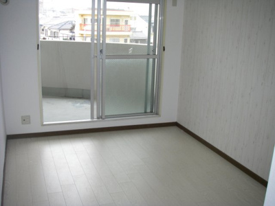 【洋室】 | パールナイン | 明るい洋室です