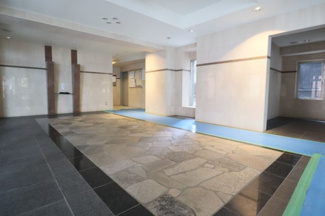 【エントランス】 | 外と内をつなぐエントランスは、まさに顔となる場所。格調高い雰囲気を漂わせて上質な空間を作り出します