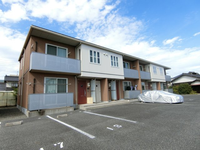 パインデュー　B棟