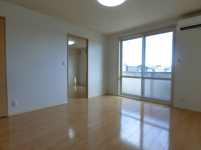 パインデュー　B棟の居間・リビング