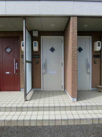 パインデュー　B棟の玄関