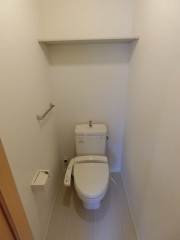 パインデュー　B棟のトイレ