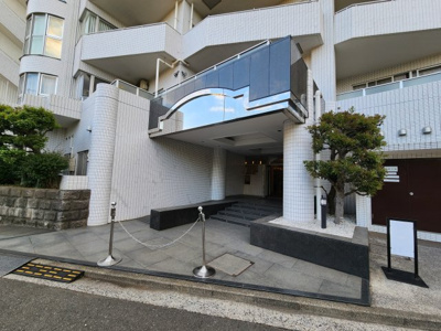 【エントランス】 | 【売主直売】コスモヒルズ磯子台 | エントランス部分です。