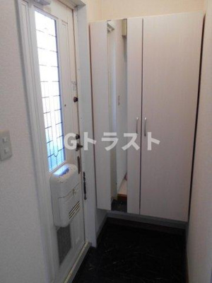 【玄関】 | メゾンアルファ | 収納もある玄関です