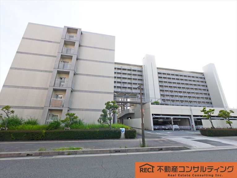 マリナ―ジュ芦屋の駐車場