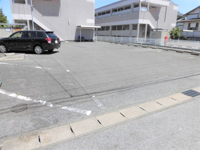 コットンハウスⅠの駐車場