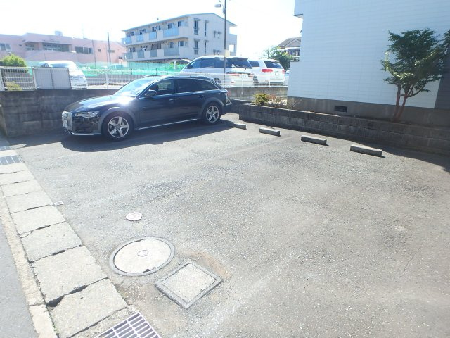 ロイトンⅠの駐車場