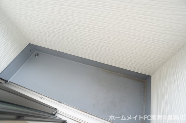 熊本市中央区黒髪６丁目のアパートのバルコニー