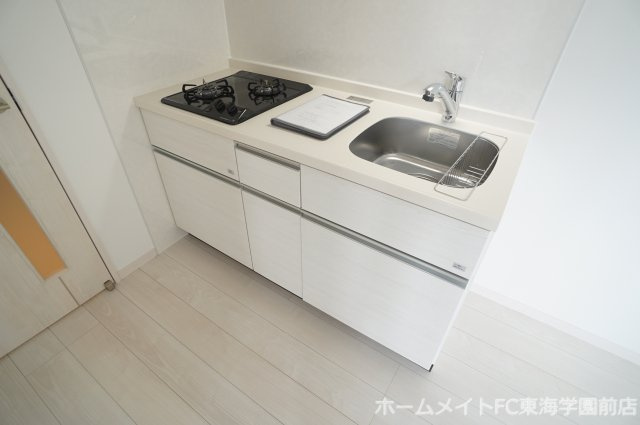熊本市中央区黒髪６丁目のアパートのキッチン