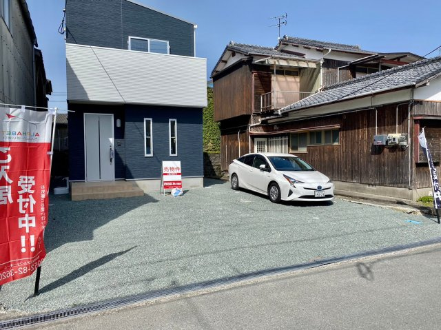 大川市大字小保の新築一戸建の駐車場