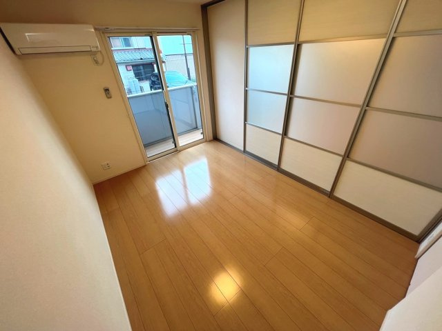 ハイム杉山 B棟の寝室