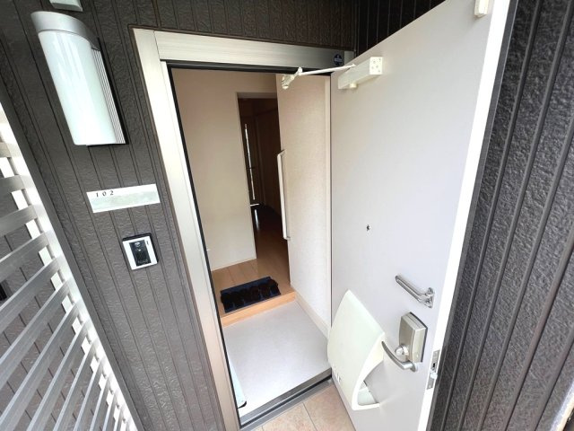 ハイム杉山 B棟の玄関