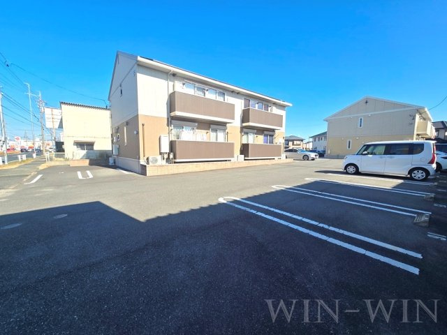 ハイム杉山 B棟の駐車場