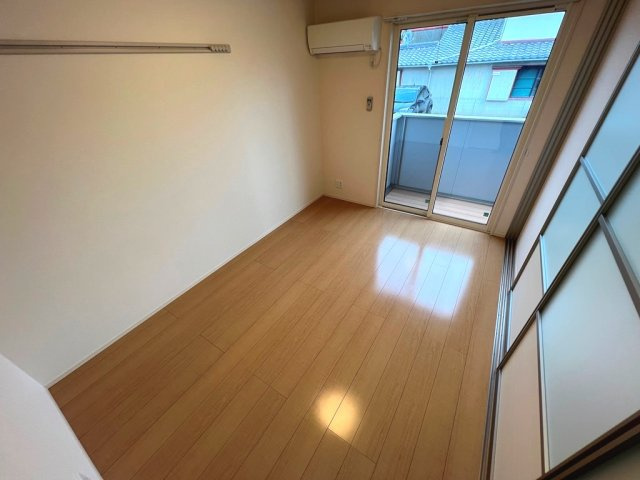 ハイム杉山 B棟の寝室