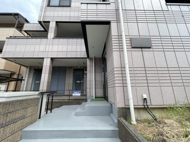 フォレストあおばのエントランス