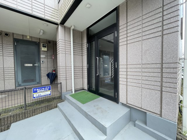 フォレストあおばのエントランス