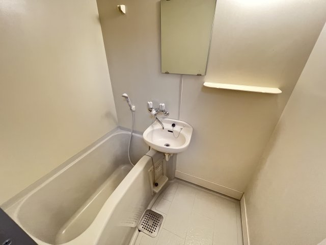 フォレストあおばの浴室