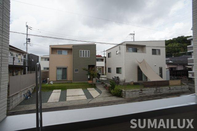 熊本市中央区黒髪６丁目のアパートのバルコニー