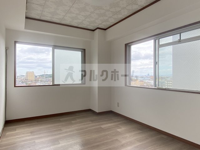 スカイハイツ玉手の洋室