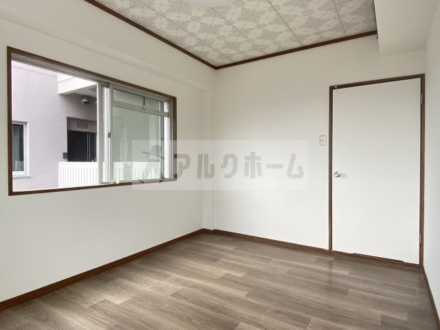 スカイハイツ玉手の洋室