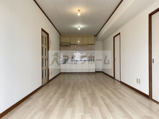 スカイハイツ玉手の居間・リビング