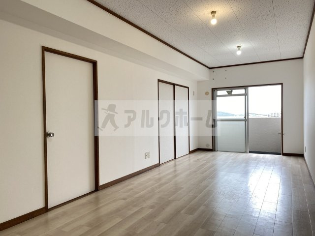 スカイハイツ玉手の居間・リビング