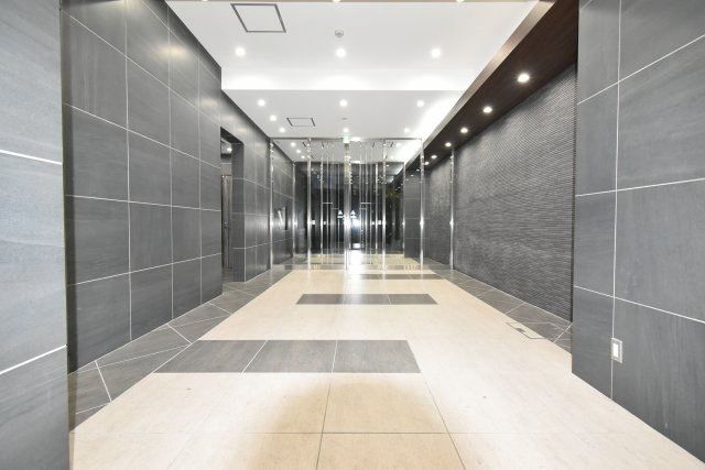 リアライズ花園北のエントランス