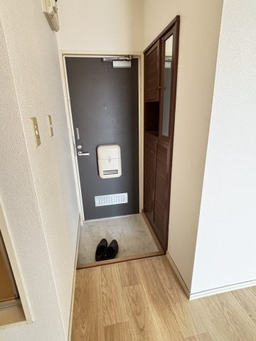 中央ハイツA棟の玄関