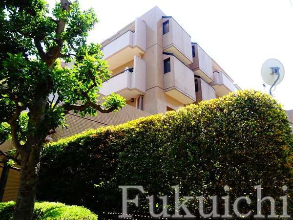 メモアール柿の木坂の外観