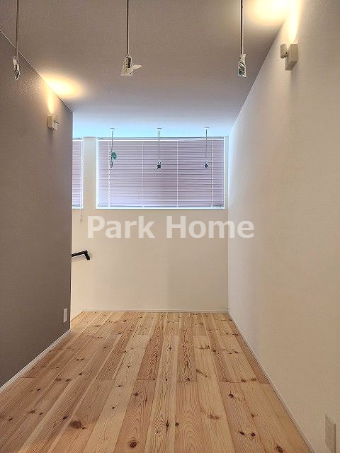 高知市神田①　戸建てのランドリースペース