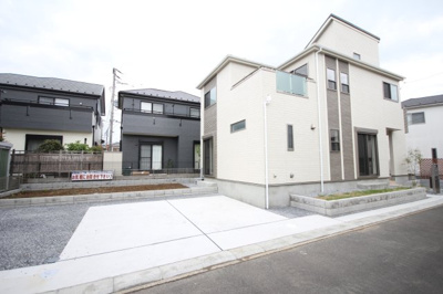 【外観】 | 三郷市戸ヶ崎3丁目4790 | 前面道路含む現地写真です