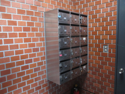 【エントランス】 | 上新庄ハイツ | 共用部のメールボックスです