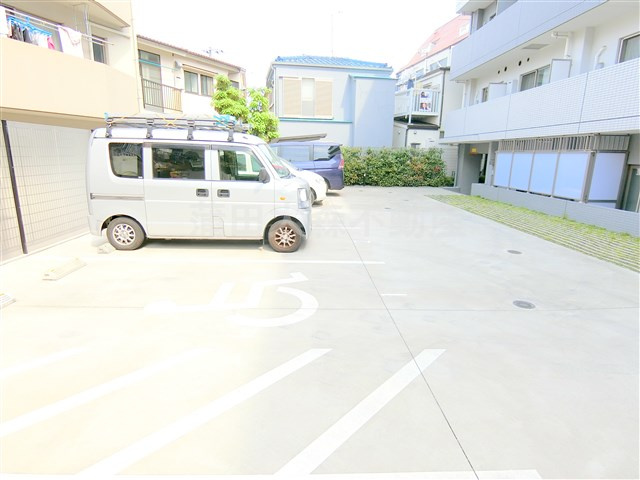 エステムプラザ蒲田TAKARABUNEの駐車場