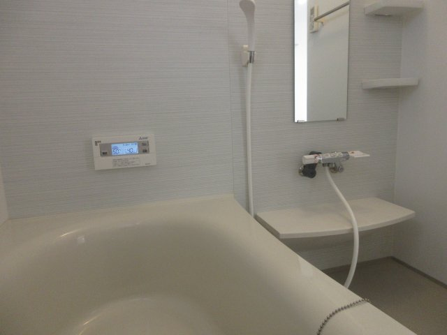 ロタス東藤江の浴室