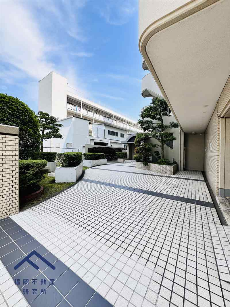 アンピール竹下のエントランス
