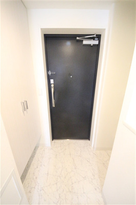 【玄関】 | ファーストフィオーレ梅田イースト