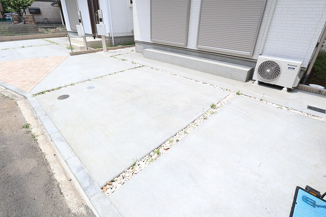 宮沢町戸建の駐車場