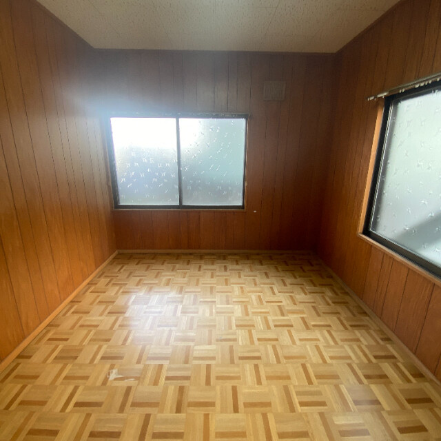 吉岡ハイツ1号棟の洋室