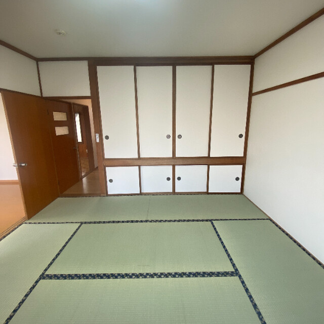 吉岡ハイツ1号棟の和室