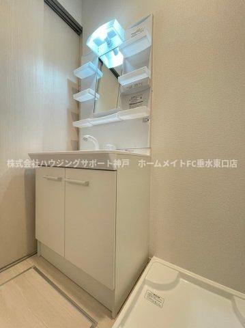 クローバー富士5号館の洗面所