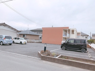 【駐車場】