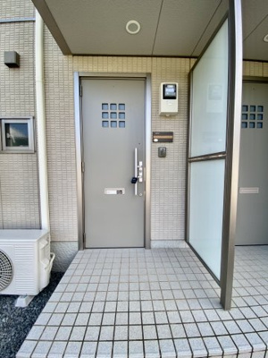 【玄関】 | シャーメゾン下中島