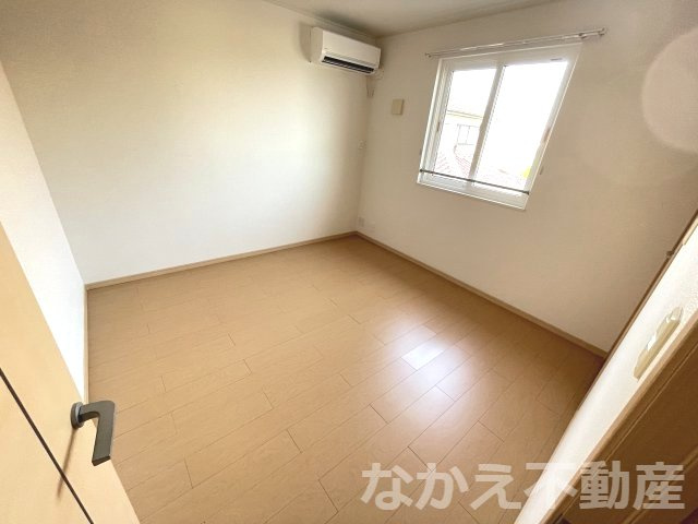 【寝室】 | 落ち着いた色調の寝室です